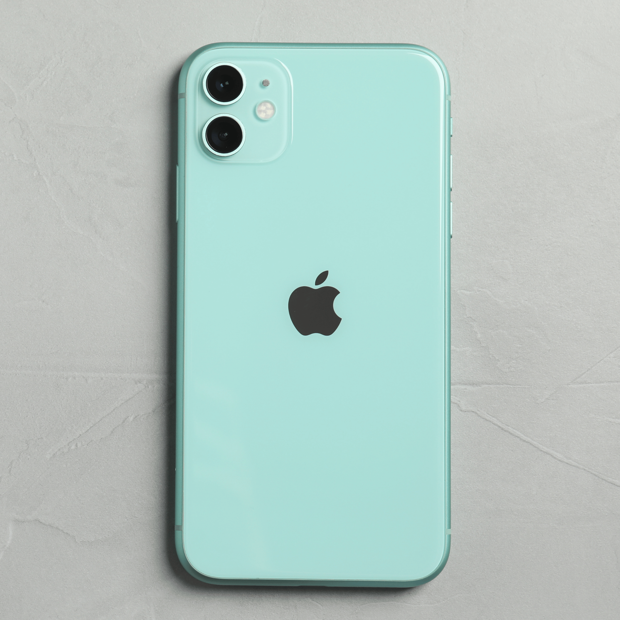 Read more about the article Apple Marketing Strategy: How Apple Redefined Branding, Innovation, and Consumer Desire