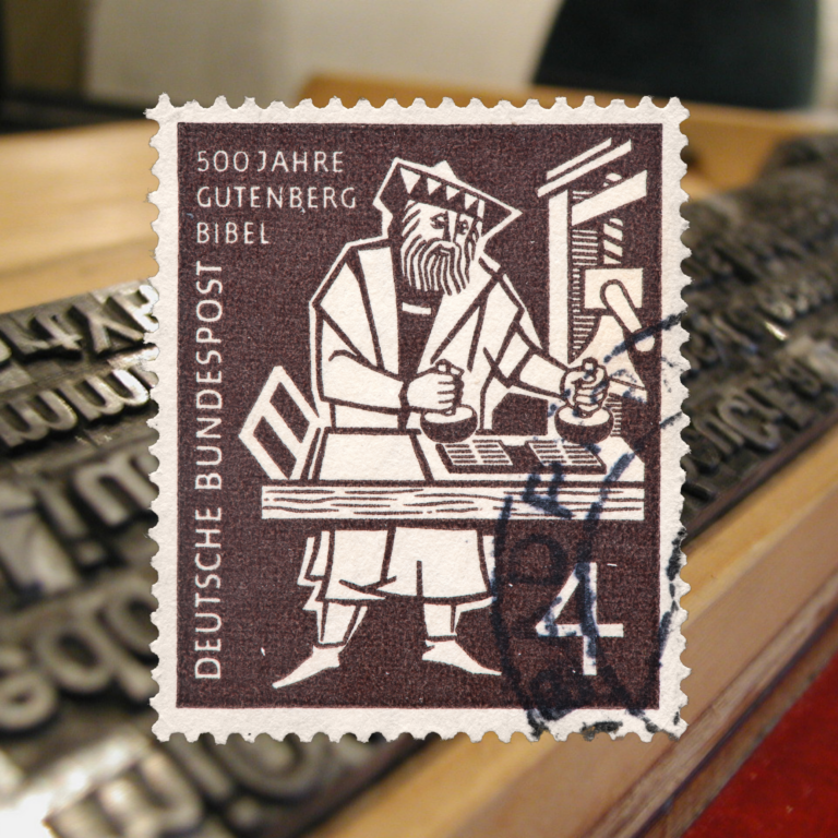 Mehr über den Artikel erfahren 1450: Die Erfindung der Gutenberg-Buchdrucktechnik und der Beginn industrialisierter Massenproduktion gedruckter Werbung